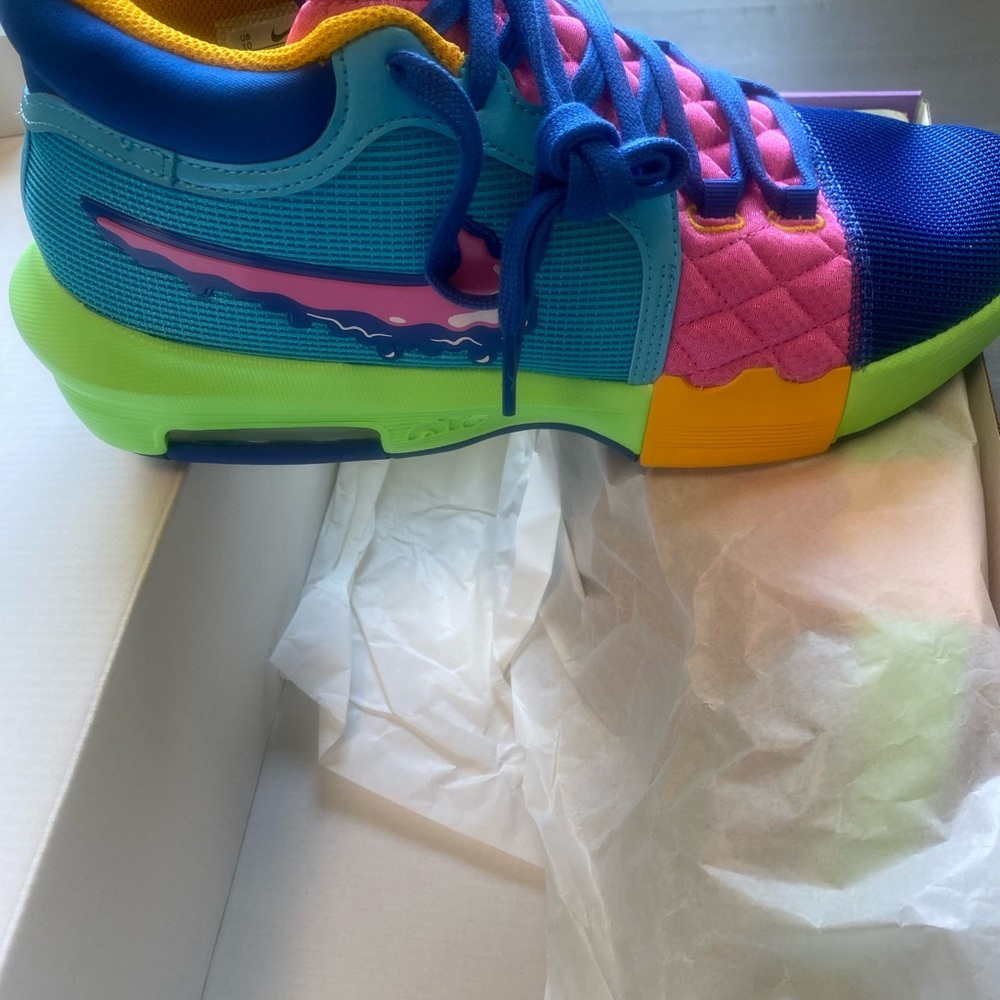 Nike LeBron Witness 8 IPS Size 10